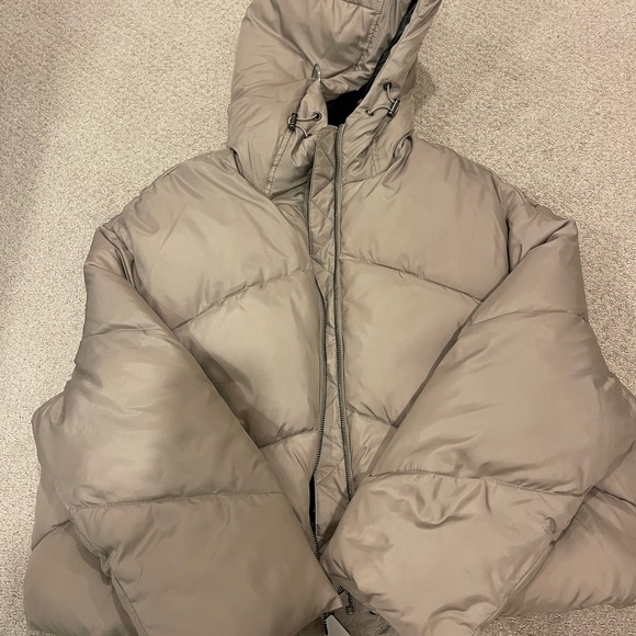 Zara woman’s padded jacket - Picture 7 of 10